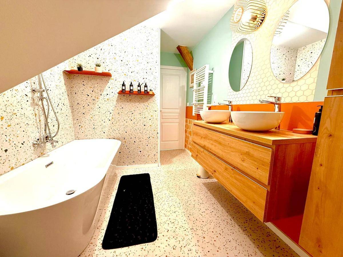 Appartement entier, Two-Bedroom Apartment in Saint-Loup-Géanges, Région de Chalon-sur-Saône