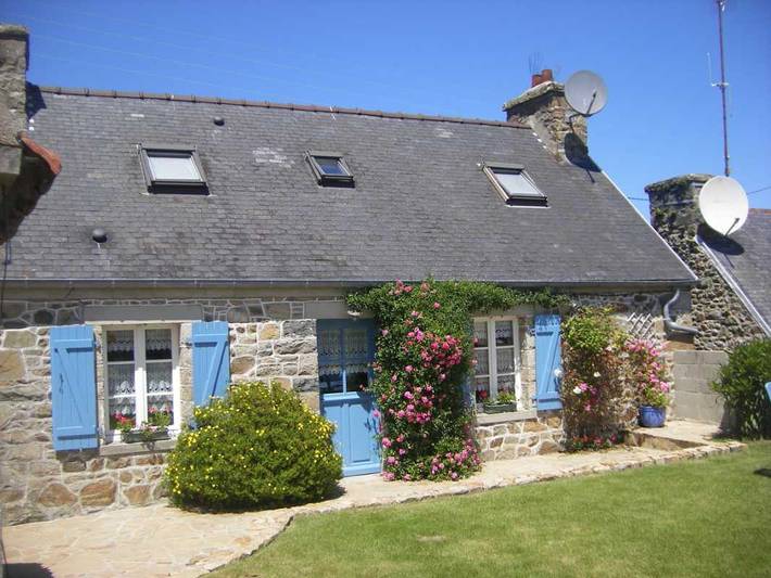 Gîte pour 4 personnes, avec Terrasse et Jardin à Plougrescant