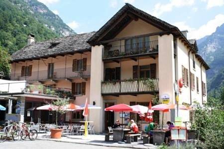 Hôtel pour 4 personnes, avec Terrasse et Jardin à Sonogno