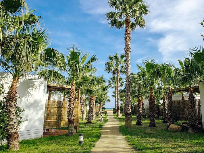 Camping Alannia Els Prats - Bungalow 4 personen - A2 - Maui Cottage in Platja de Rifà (Mont-roig del Camp), Mont-roig del Camp