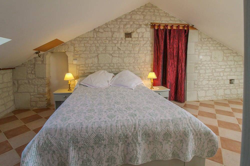 Gîte fermette en pierres à la campagne in Prinçay, Vienne (France)