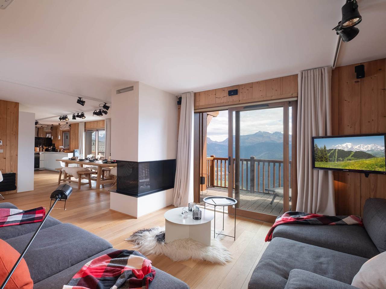 Appartement entier, Duplex ski aux pieds avec piscine et parking, 3 chambres in Villard-sur-Doron, Région d'Albertville