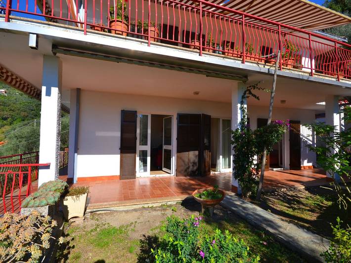 Ferienhaus für 4 Personen, mit Terrasse und Garten in Moneglia