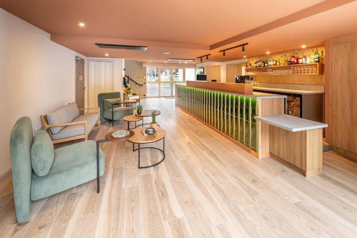 Hôtel pour 4 personnes, avec piscine et terrasse, animaux acceptés à Chambray-lès-Tours - 3