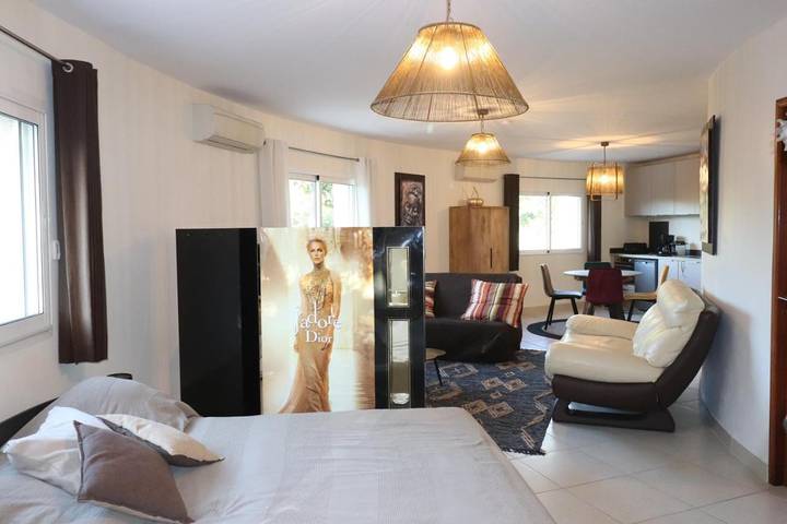 Gîte pour 3 personnes, avec balcon et vue à Vailhauquès - 4