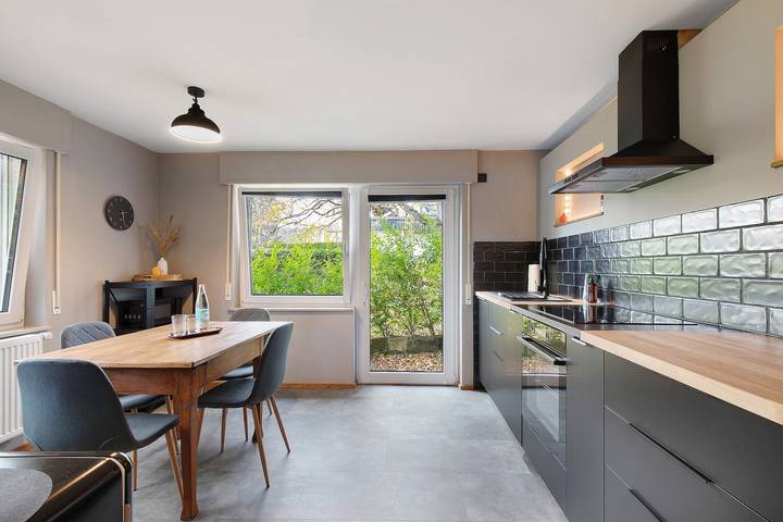 Entire apartment, Apartment 'Wanderer Lodge Am Breitenstein' with Private Garden and Wi-Fi in Bissingen an der Teck, Albsteig Stage 8