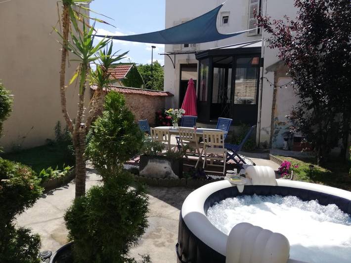 Gîte pour 2 personnes, avec jardin et jacuzzi dans Thermes Callou - 2