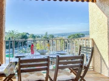 Location de vacances pour 4 personnes, avec terrasse à Saint-Cyr-sur-Mer