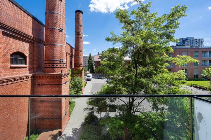 Apartamento entero, Modern Studio with a Balcony | A Place to Work in Breslavia, Lower Silesia