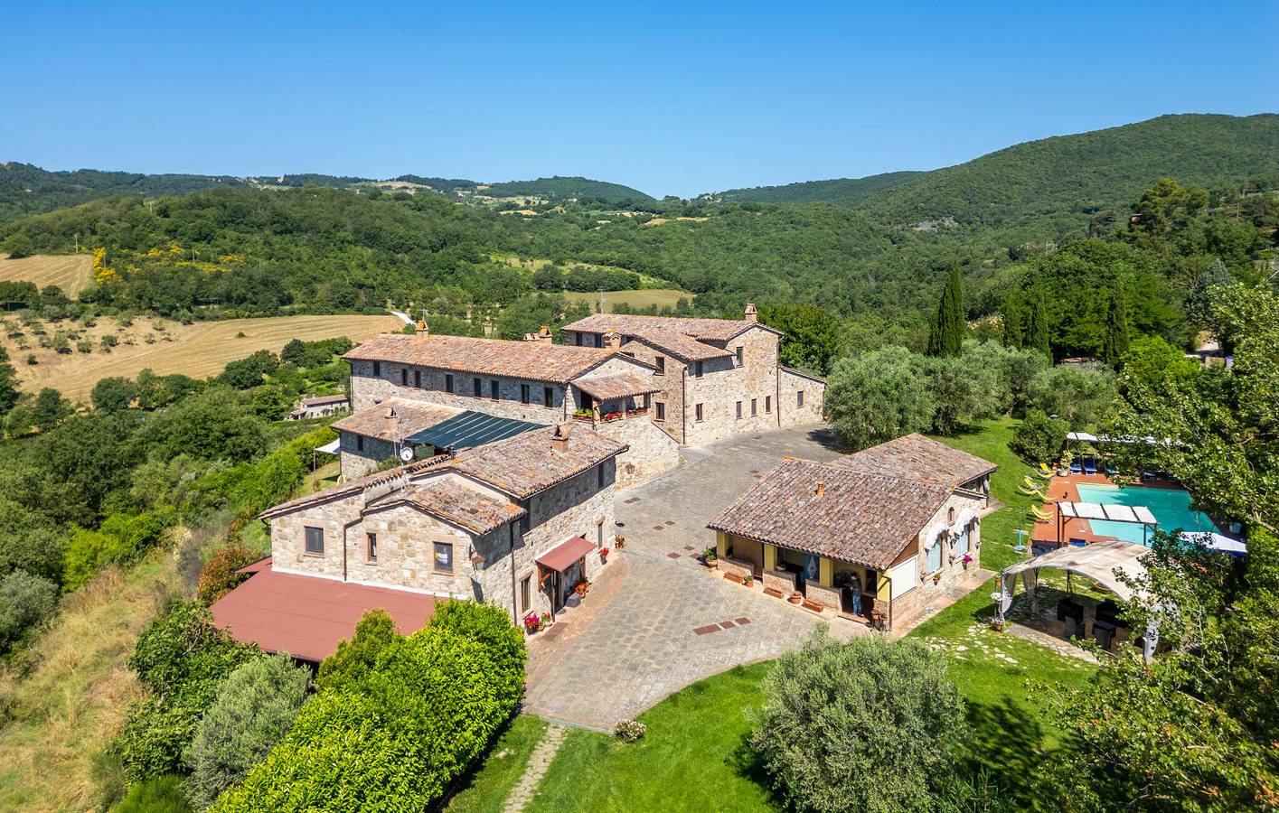 Ganze Ferienwohnung, Riverside Retreat mit Pools und Parkplatz in Todi, Perugia Provinz