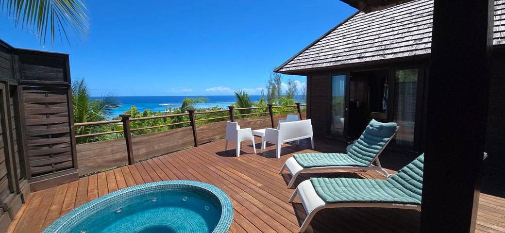 Location de vacances pour 6 personnes, avec jacuzzi ainsi que terrasse et piscine dans Ha'apiti - 2