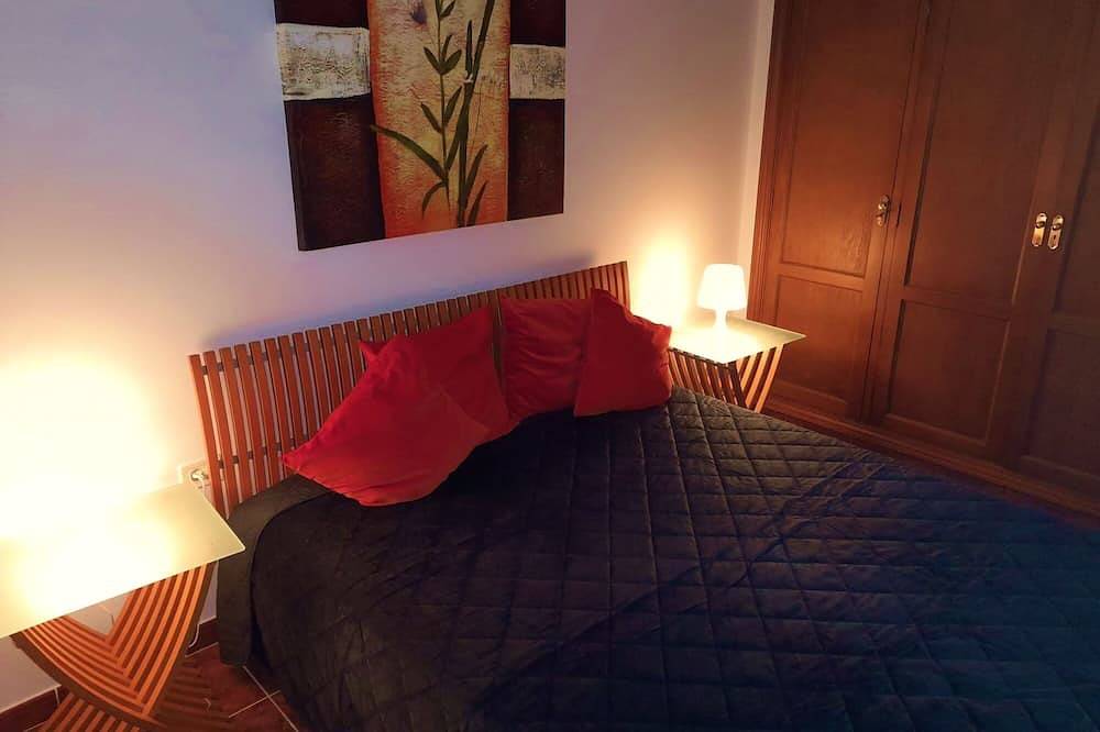 Appartement entier, Détendez-vous Penthouse vue sur la mer et la montagne directement sur la côte in Puertito de los Silos, Los Silos