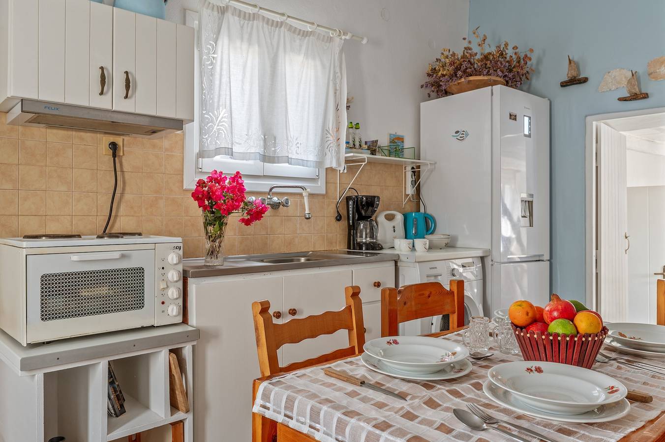 Feriehus for 5 personer med have in Paros