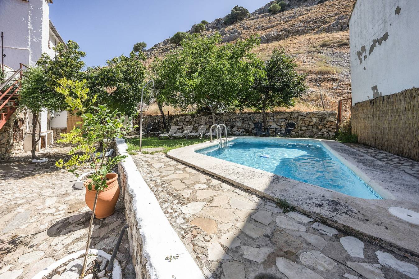 Hostal Posada El Parral – Piscina privada y restaurante en la Sierra de Cádiz in Benaocaz, Pueblos Blancos