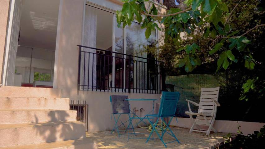 Gîte pour 2 personnes, avec terrasse ainsi que jardin et vue à La Turbie - 4