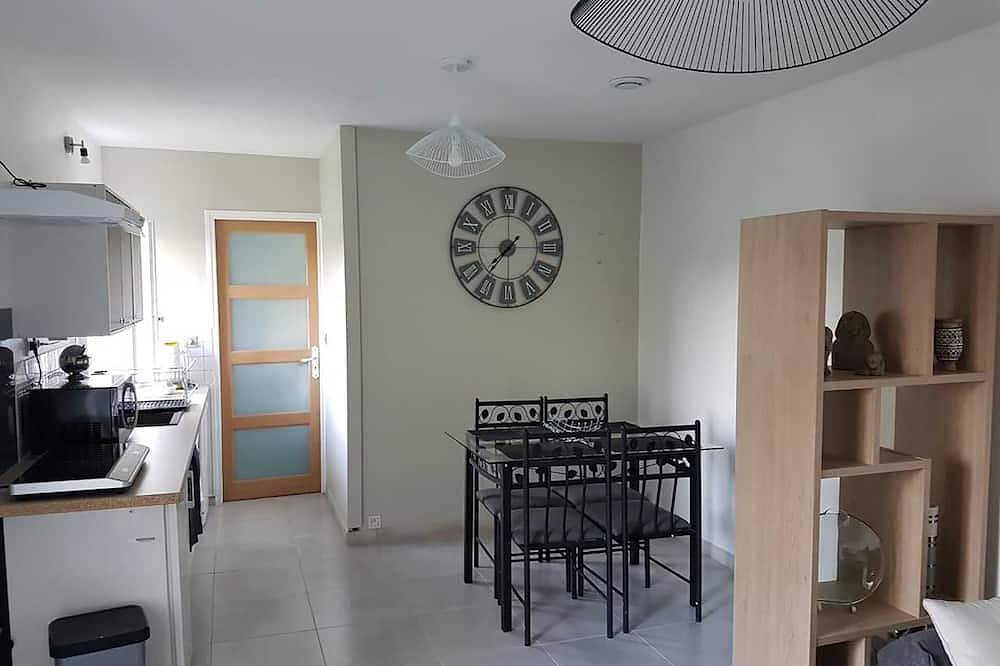 Entire apartment, Apartment completely renovated in an old dependence in Lucbardez-et-Bargues, Landes