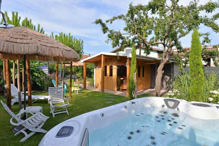 Location de vacances pour 4 personnes, avec Jacuzzi et Terrasse ainsi que Jardin et Sauna dans Logelbach
