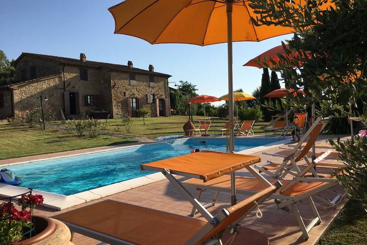 Agriturismo per 4 persone, con giardino e piscina in Pisa e dintorni