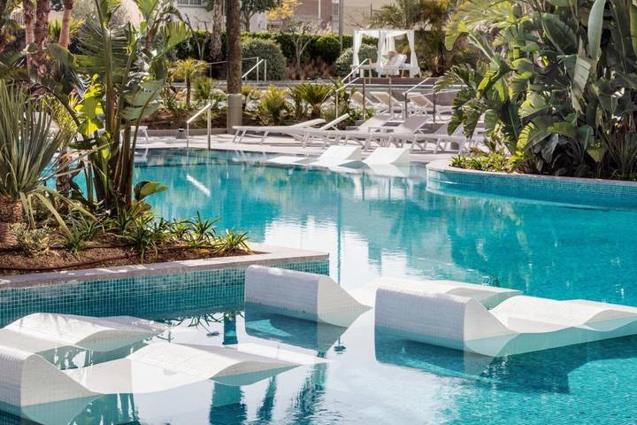 Hôtel pour 2 personnes, avec sauna ainsi que jardin et piscine