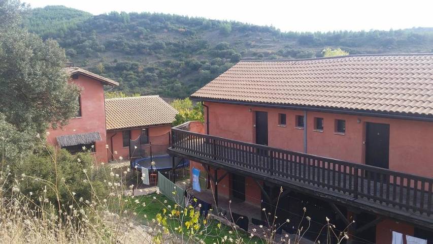 Gîte pour 2 personnes, avec Balcon et Terrasse ainsi que Jardin et Piscine à San Martín de Unx