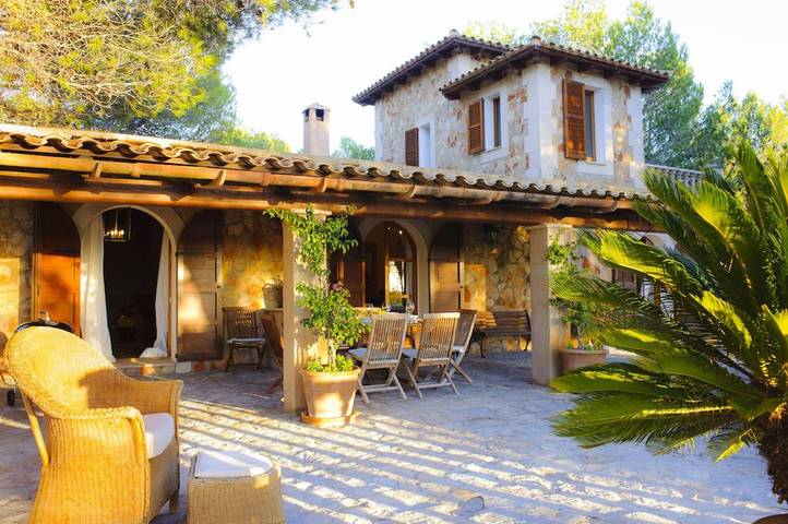 Villa für 9 Personen, mit Garten und Balkon sowie Pool