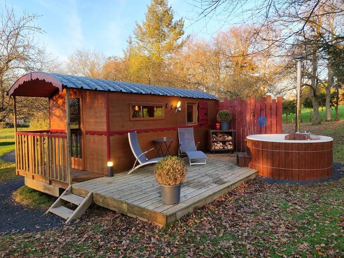 Maison de campagne pour 2 personnes, avec jardin et jacuzzi dans Précorbin