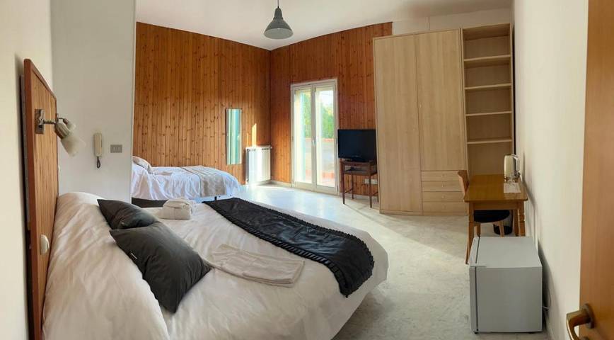 Gîte pour 2 personnes, avec jardin ainsi que terrasse et vue en Sicile - 2