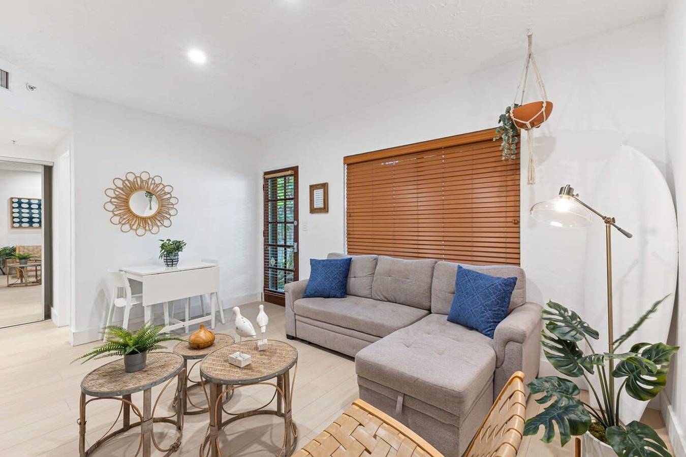 Apartamento entero, Bright  Stylish Apt in Las Olas Blvd Victoria Park in Fort Lauderdale, Broward County