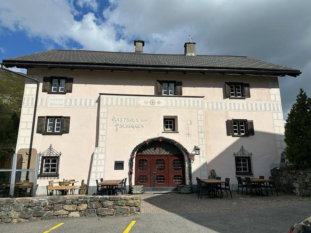 Double Room with Shared Bathroom in Flüelapass, Davos