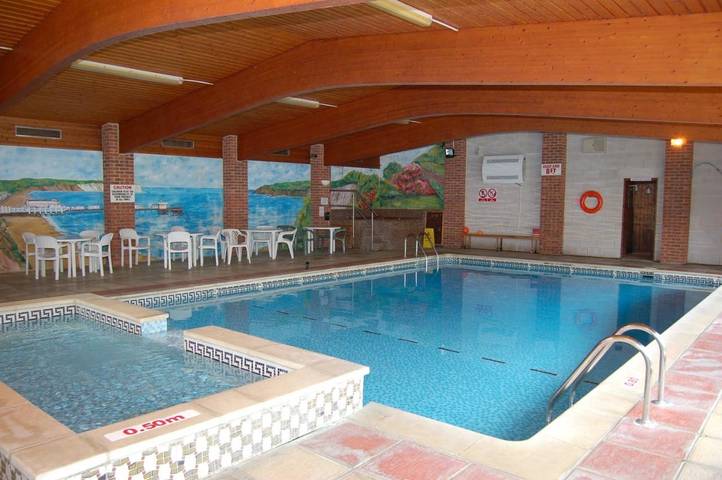 Bed and breakfast, with Terrace and Hot tub as well as Garden and Pool on the Isle of Wight