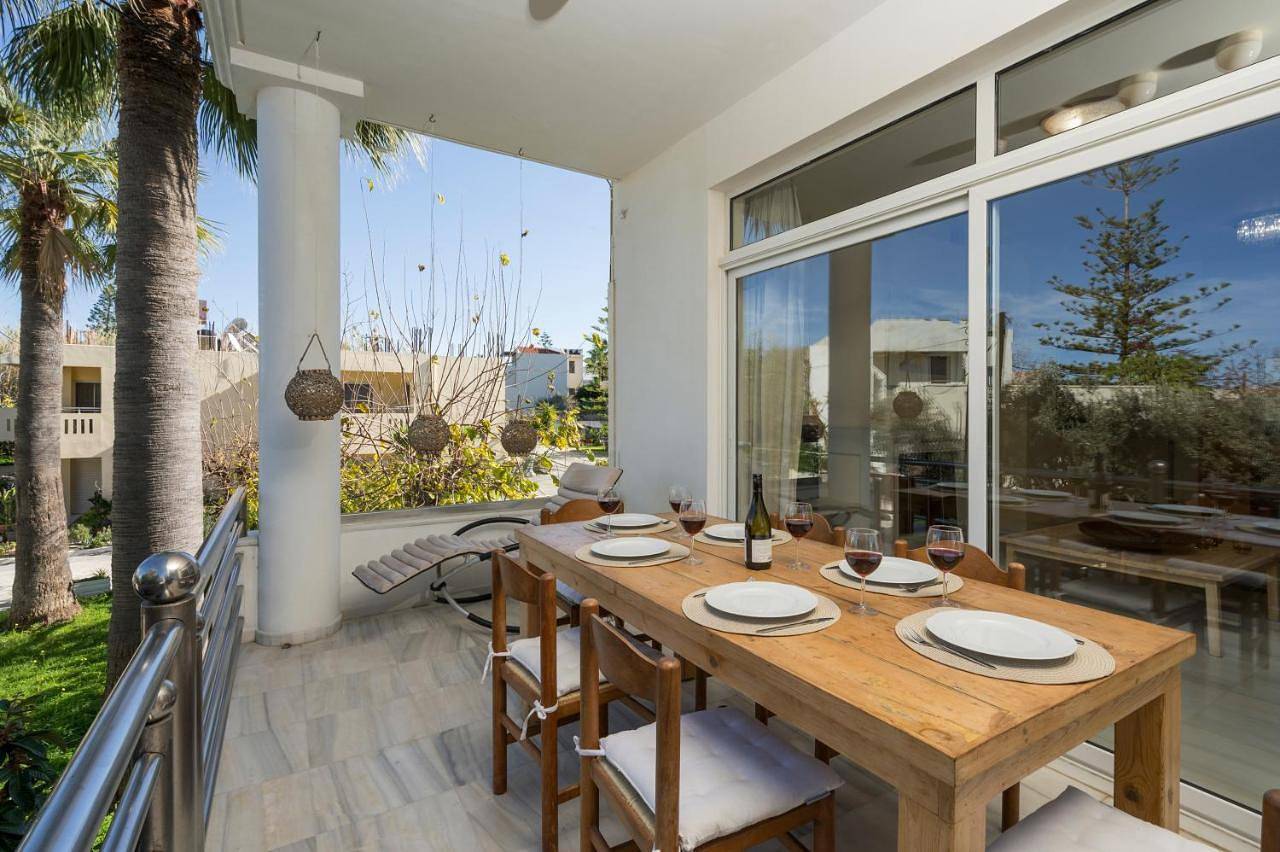Ganze Wohnung, Saltia Apartments, Steps to the Sandy Beach in Agioi Apostoli, Chania und Umgebung