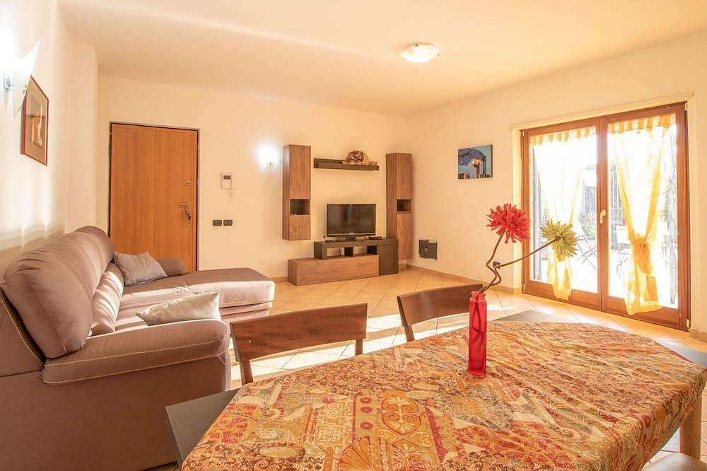 Entire apartment, Cosy apartment for 6 guests with Wifi, A/C, Tv, terrace and pets allowed in Formia, Latina Province