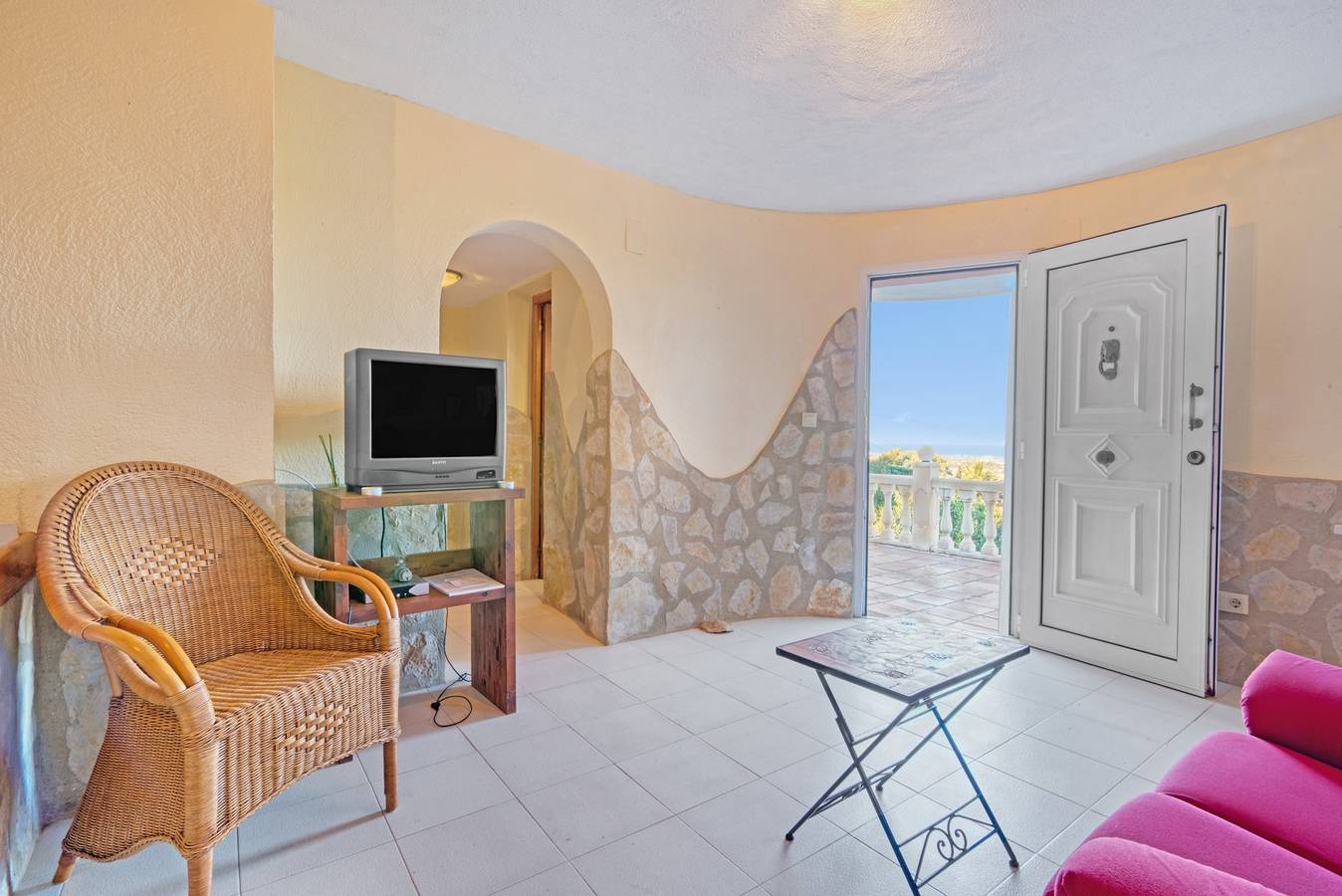 Villa 'Isabella' con piscina privada, Wi-Fi y aire acondicionado in Montgó, Dénia