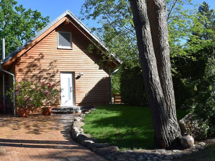 Ferienhaus für 4 Personen, mit Seeblick und Terrasse sowie Garten am Plauer See