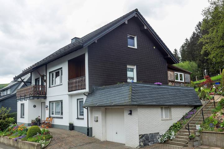 Appartement entier, Appartement "Christel" avec terrasse privée et Wi-Fi in Westfeld, Schmallenberg