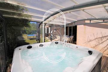 Villa pour 8 personnes, avec jardin ainsi que jacuzzi et terrasse à Hyeres