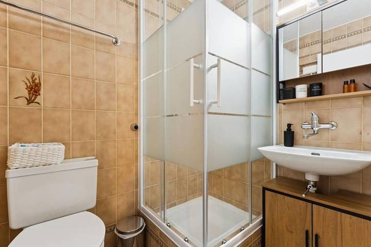 Entire apartment, Lake View Studio in Unterschönenbuch, Ingenbohl