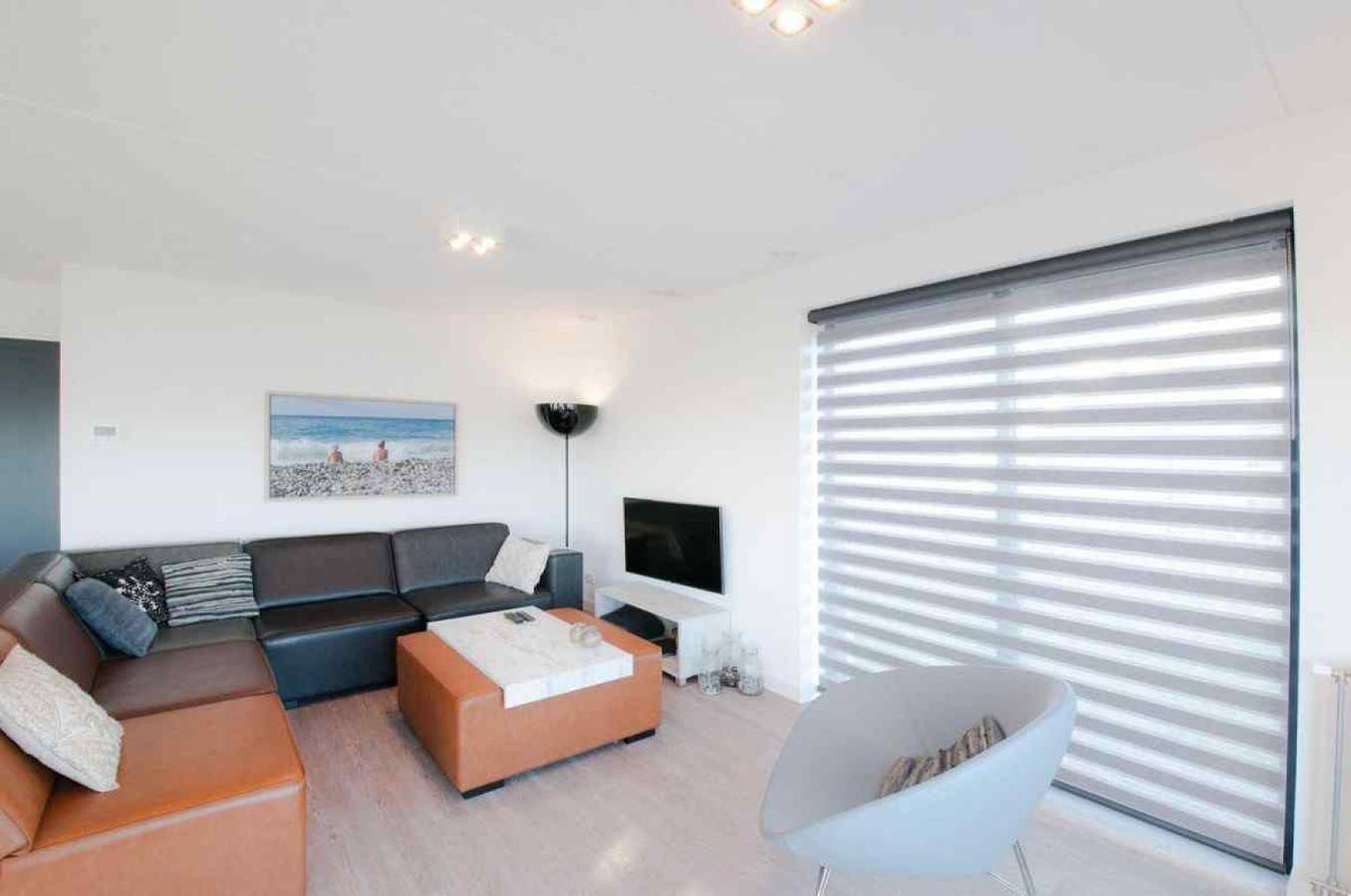 Freistehende Ferienvilla für 10 Personen mit großem Garten und 3 Badezimmern in Tholen in Tholen, Niederländische Nordsee