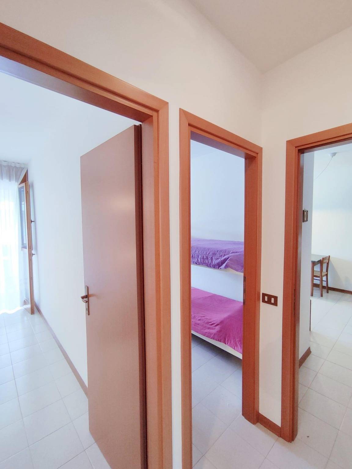 Ganze Wohnung, Gemütliches 70sqm Apt: AC, TV, Küche, Balkon, Nähe Brussa Strand in Bibione, Venedig Provinz