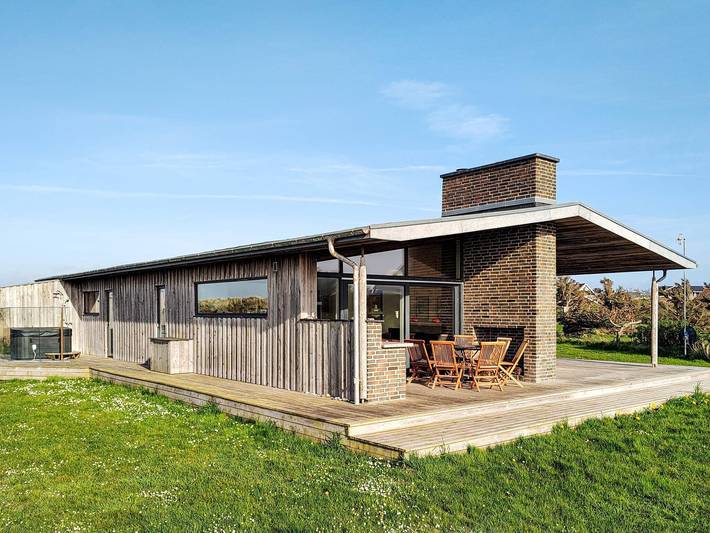 Ferienhaus für 8 Personen, mit Terrasse und Sauna in Agger