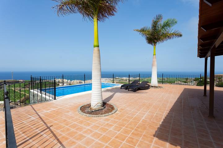 Finca Vinco avec piscine climatisable in Guía de Isora, Tenerife du Sud