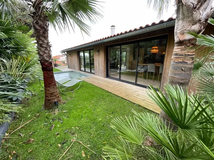 Villa für 6 Personen, mit Garten und Ausblick sowie Pool - 1
