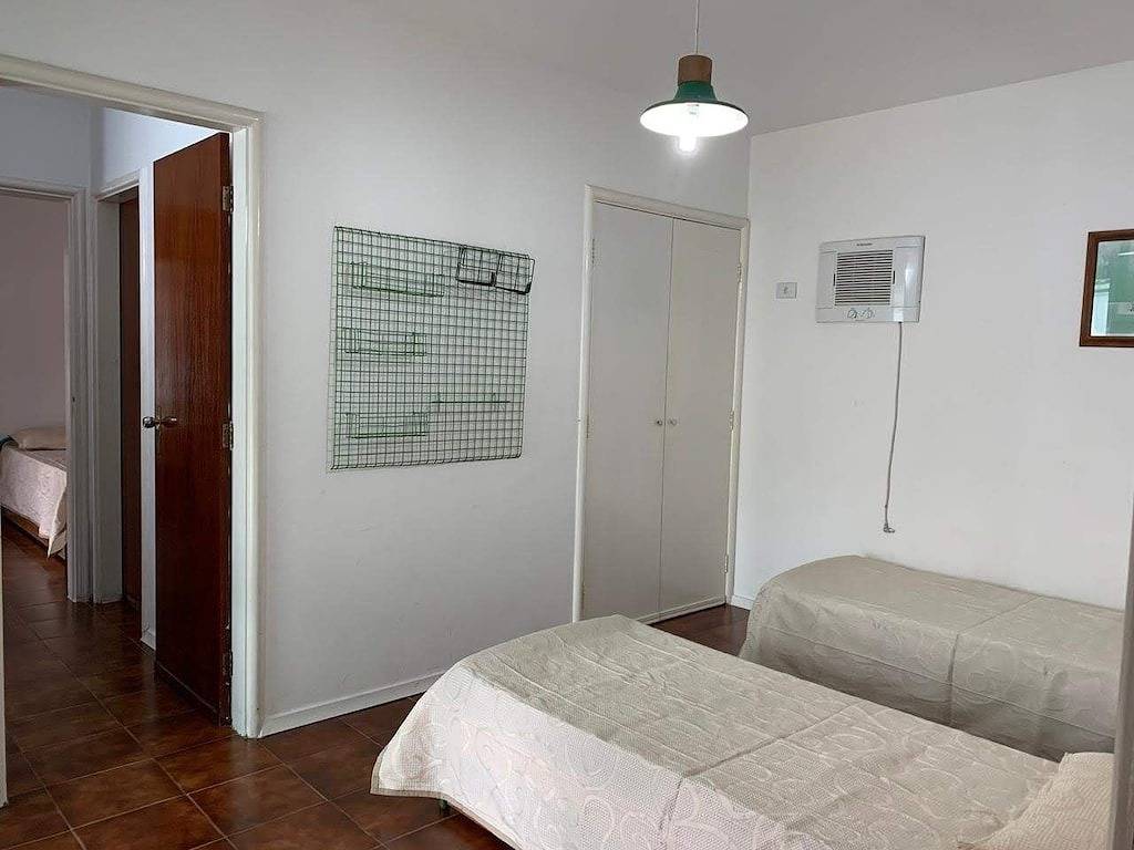 4 Suiten, Ar Cond. Zimmer Und Wohnzimmer, Schwimmbad Am 150 Mts Beach! in Praia da Enseada (Guarujá), Baixada Santista