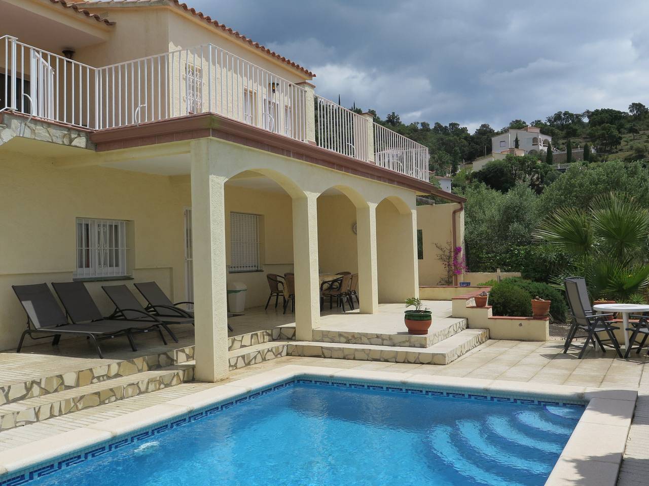 Hermosa villa con piscina privada y aire acondicionado en Rosas in El Mas Fumats, Roses