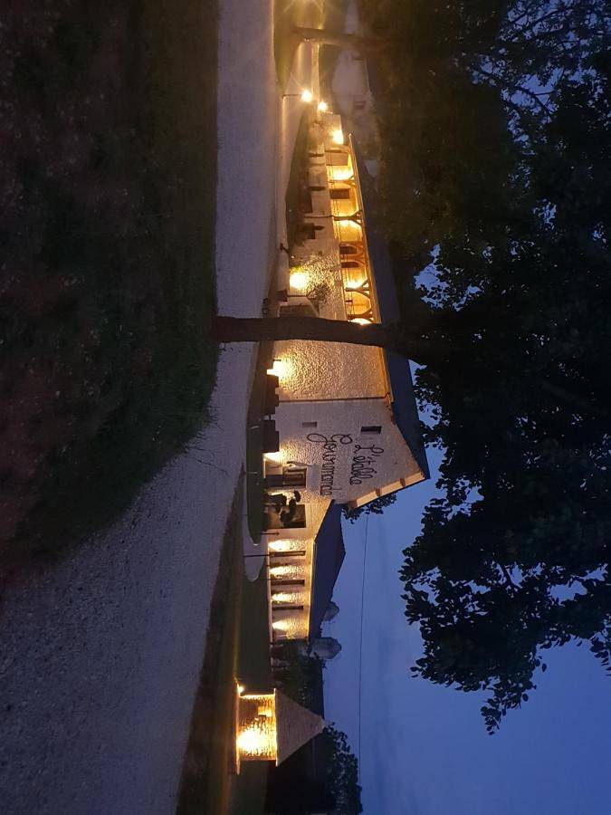 L'étable gourmande chambres d'hôtes et ferme auberge in Aubas, Périgord Noir