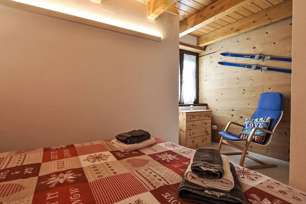 Appartamento intero, Accogliente appartamento per 5 ospiti con Wifi, Tv e animali ammessi in Campodolcino, Valtellina