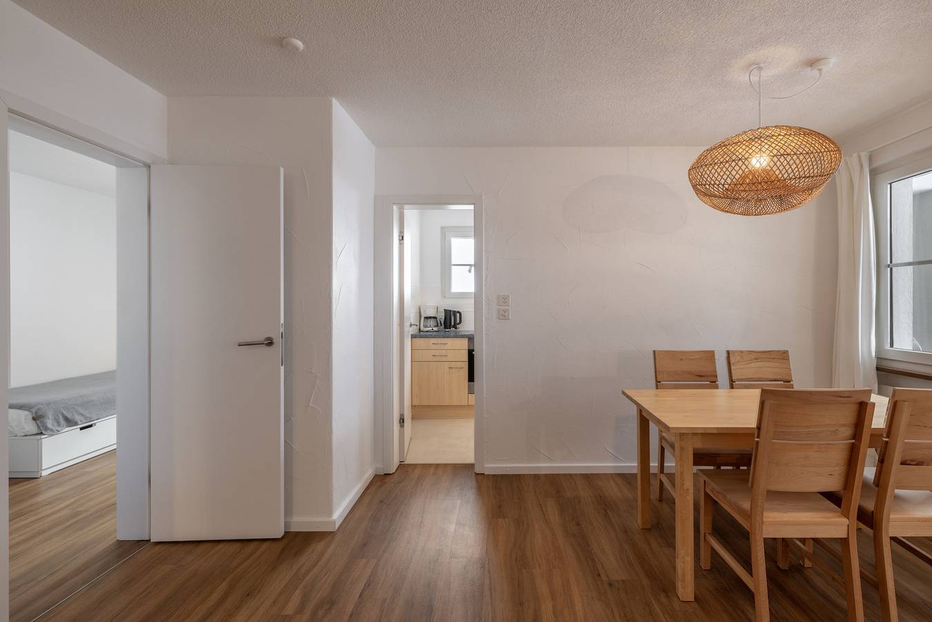 Ganze Wohnung, 2302 Charmante 2.5-Zimmer-Wohnung mit Südbalkon und stilvoller Einrichtung in Vulpera, Tarasp