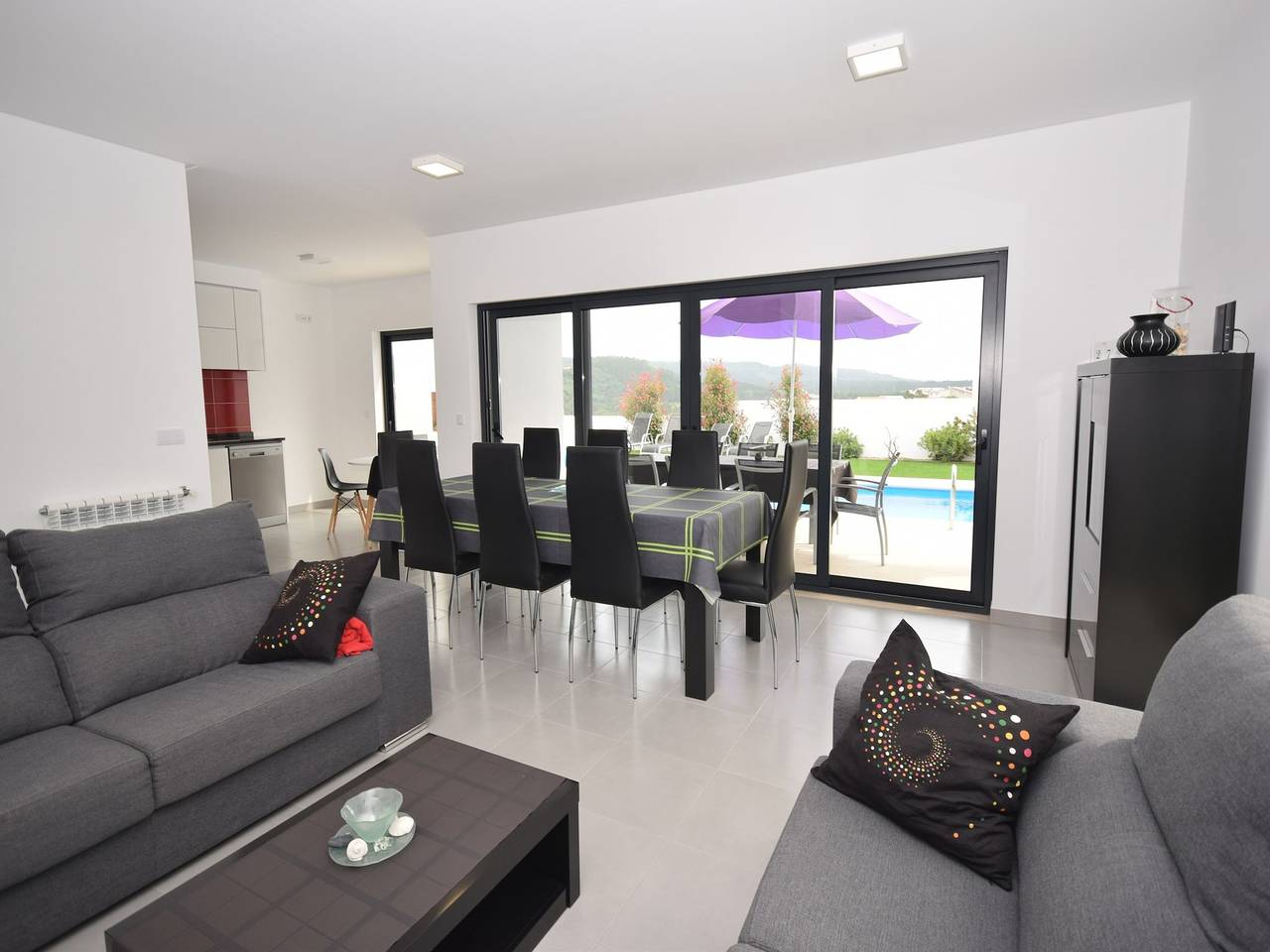 Modern villa with private swimming pool near Nazaré in Nazaré, Leiria District