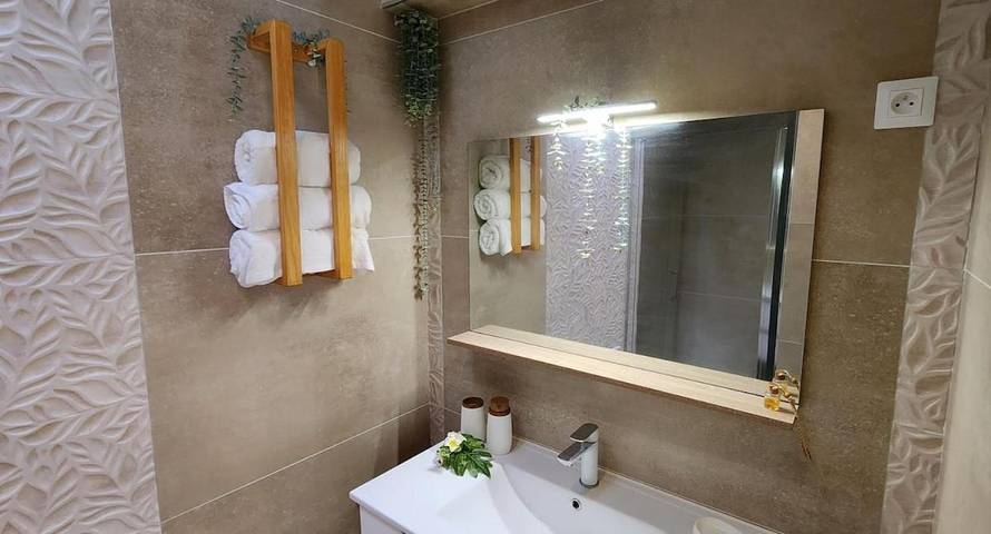 Location de vacances pour 4 personnes, avec terrasse et jacuzzi dans Cambuston - 4