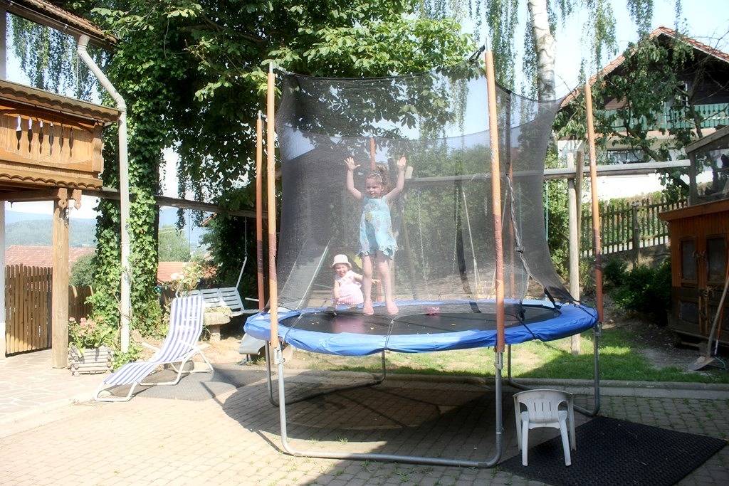 Ganze Wohnung, Kieslinger Hilde - Fewo 35 qm Eg mit Balkon in der Nähe des Arracher Seeparks in Arrach, Ostbayern